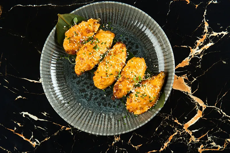 Мидии с овощами в соусе том ям